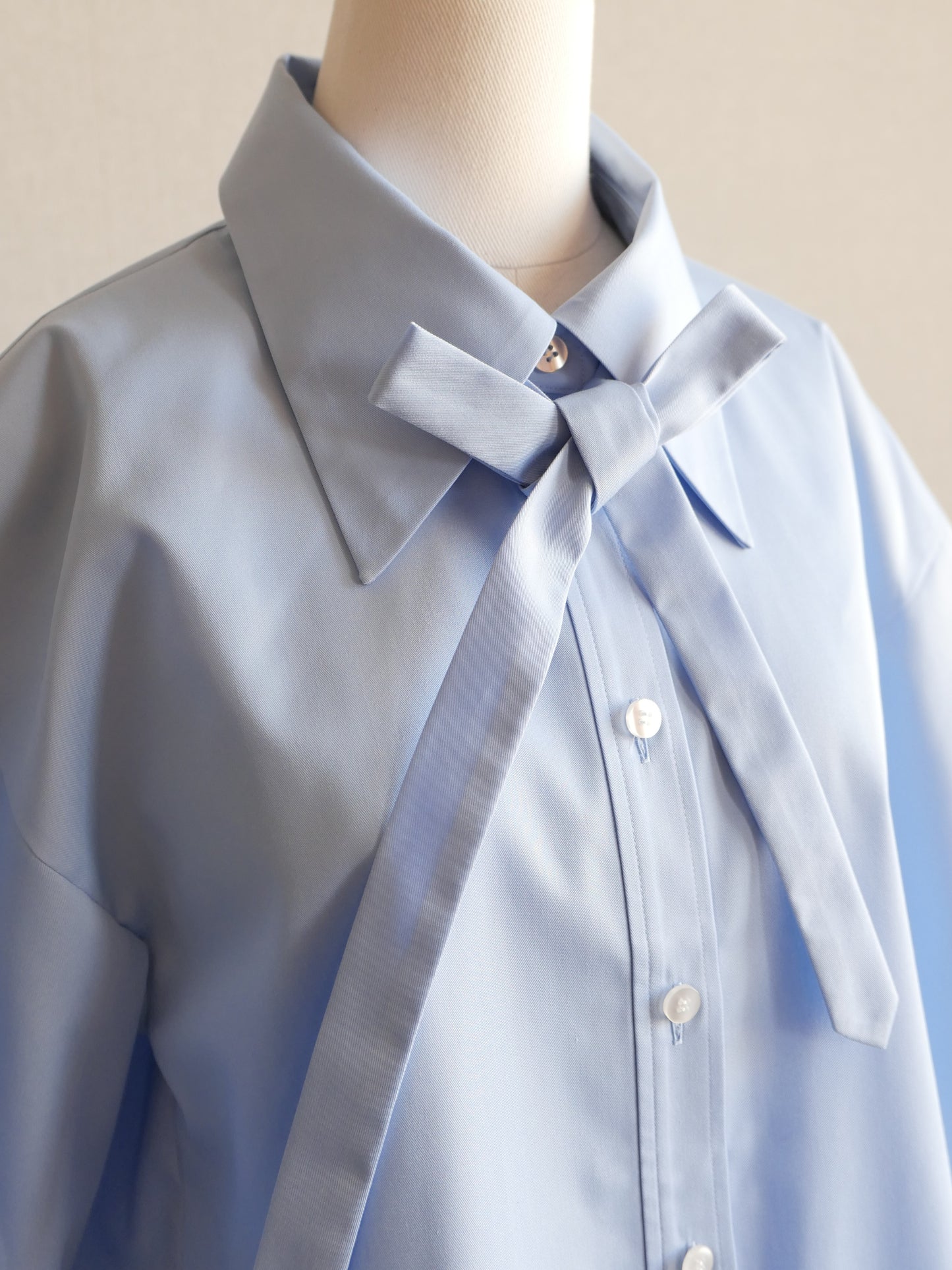 hiro23コラボボウタイ付きシャツ