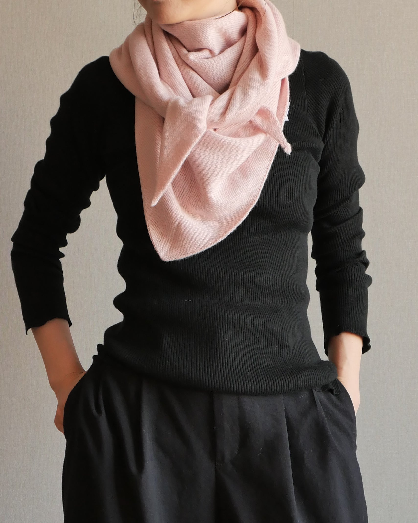 カシミヤシルク三角ストール ピンク – larumオンラインストア