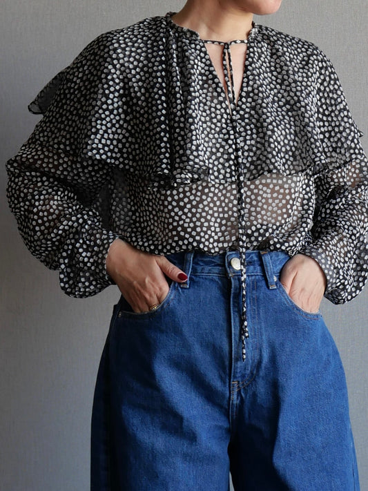 ラッフルカラーブラウス グレー