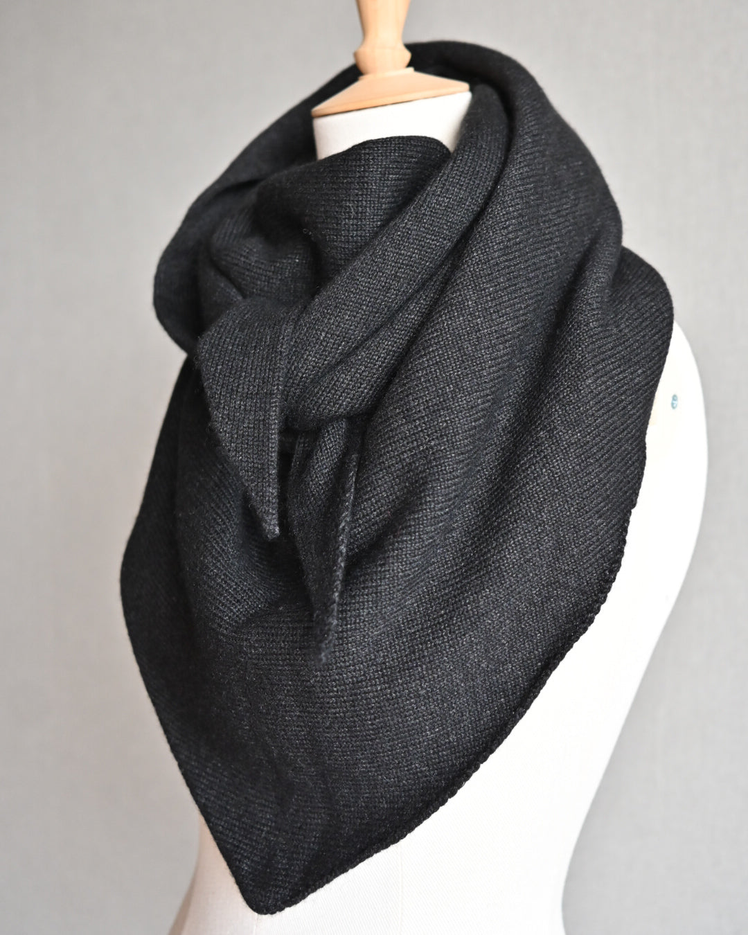 12/14 21：00販売開始 在庫限り】カシミヤシルク三角ストール