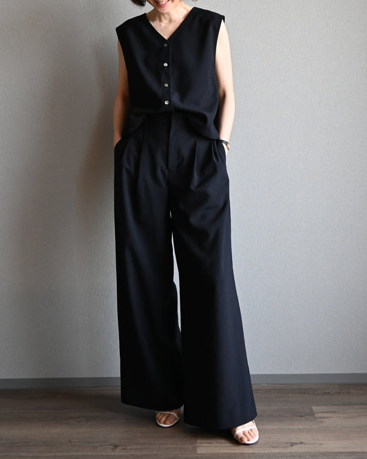 リラックスフィット タックワイドパンツ